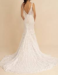 Tara Lauren Lucia Wedding Gown At Lovely Bride Dresses Stylish Wedding Dresses Fitted Lace Wedding Dress