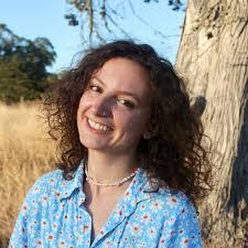 Tamara Vides's Instagram, Twitter & Facebook