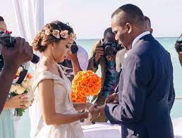 Weddings (harusi in swahili) are big things here in zanzibar. Tazama Picha Tano Za Harusi Ya Mwanasiasa Zitto Kabwe Iliyofanyika Zanzibar Jana Udaku Special