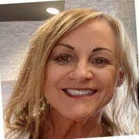 Sarah Ledwith's Instagram, Twitter & Facebook