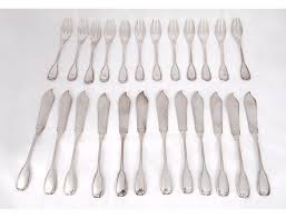 L'inox à la particularité d'être très résistant au fil des utilisations et son entretien. 12 Couverts A Poisson Argent Massif Minerve Orfevre Henin Cie 1626gr 19e