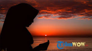 Mendo'akan orang yang sakit agar segera di beri kesembuhan. Doa Yang Dibaca Ketika Mendengar Kabar Baik Dan Kabar Buruk Tribun Wow