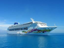 самый большой круизный лайнер в мире Allure Of The Seas Ncl Norwegian Sky Theme Cruises Adventure Cruise Cruise Travel