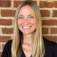 Sara Yoder's Instagram, Twitter & Facebook