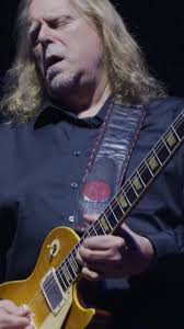 This solo from The Brothers concert at Madison Square Garden is a  masterclass in why Warren Haynes is considered one of the greatest  guitarists of our time., #WarrenHaynes #TheBrothers ...
