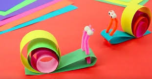 Bricolage Printanier De Charmants Escargots Colores Bricolage Facile Activite Manuelle Animaux Bandes De Papier