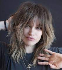70 Best Variations Of A Medium Shag Haircut For Your Distinctive Style Medium Shag Haircuts Hairstyles With Bangs Medium Hair Styles