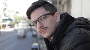 Le escribió una carta de amor a su barrio de Caracas, ganó un reloj de  lujo, y años después lo tuvo que vender para irse de Venezuela