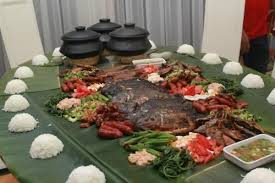 Birthday Food Ideas For Adults Pinoy Style Pin By Mary Duong On Food And Drinks Asian Recipes Eat Boodle Fight Party