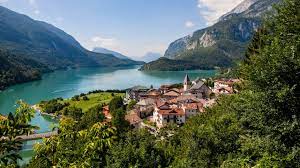 Südtirol in italien, trentino alto adige. Autonomes Sudtirol Bozen Und Der Nackte Mann
