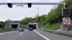 Tempolimit Mindesttempo 100 Auf Autobahnen Macht Das Auch In Deutschland Sinn Augsburger Allgemeine