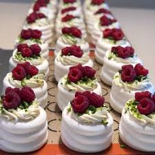 Bozhestvennyj Desert Pavlova Pavlova Dessert Fancy Desserts Pavlova Recipe
