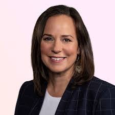 Angela Landers's Instagram, Twitter & Facebook