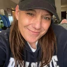 Jennifer Akam's Instagram, Twitter & Facebook