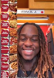 Applebees Strawberry Lemonade Guy