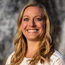 Sarah Henn's Instagram, Twitter & Facebook