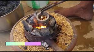 Jewelry enthusiasts often melt gold coins. Gold Melting Traditional Way Of Gold Melting How To Make 22k Gold 04 Youtube