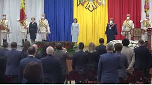 Maia sandu (born 24 may 1972) is a moldovan economist who served as minister of education of moldova from 2012 until 2015. Agora Ceremonia De Inaugurare A Maiei Sandu In FuncÈ›ia De PreÈ™edinte Incepe Live