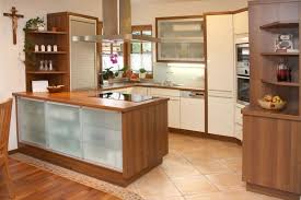 Pin Von Waltraud Pachinger Auf Kuche Kuche Kuchen Ideen Schranke Vitrinen