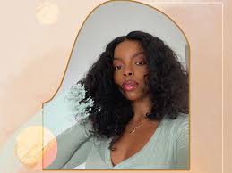 Texturizers are meant to make your hair curly, but an added bonus to using them is that on initial use, it makes your hair appear longer. Are Texturizers A Good Transition To Natural Hair