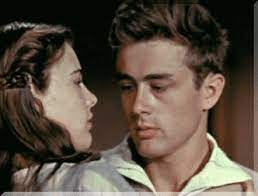 Maura therese tierney (boston, 3 de fevereiro de 1965) é uma atriz americana. Top 30 Lois Smith Gifs Find The Best Gif On Gfycat