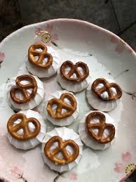 It took us a taxi, a bus and then train to get there. Pretzel Meringue Cookies 9gag