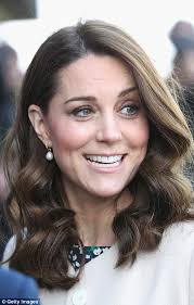 Pregnant Kate wears skinny jeans ahead of maternity leave