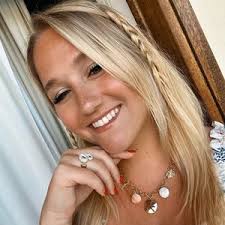 Val Baxter ✨ (@valbaxter.co)