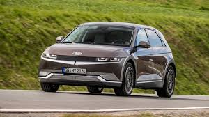 The ioniq 5 (stylized as ioniq 5) is an electric compact crossover suv produced by hyundai. 4oshjfsrihm1qm