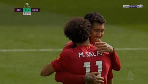 وجاء الهدف الثالث لفريق ليفربول بأقدام محمد صلاح، بعدما روض كرة عائدة من الدفاع بعد ركلة ركنية، روضها لنفسه بالقدم اليسرى وأطلق تسديدة ملتفة في الزاوية البعيدة للحارس الهولندي تيم كرول. ÙØ¯Ù ÙØ­ÙØ¯ ØµÙØ§Ø­ ÙÙ ÙØ±ÙÙ ÙÙÙÙØ§Ø³Ù Ø¨Ø¹Ø¯ Ø§Ø³ÙØ³Øª ÙØ¨ÙØ± Ø¨Ø§ÙÙØ¹Ø¨ ÙÙ ÙÙØ±ÙÙÙÙ ÙÙ Ø§ÙØ§Ø³ØªØ§Ø¯