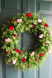 Repeat with the next row, allowing bunches to overlap by a couple of. 15 Cute And Sweet Valentine S Day Wreaths Shelterness