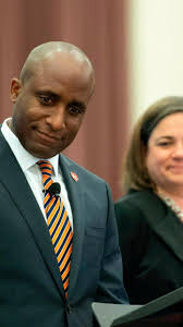 Lucas defeats Justus to become Kansas City mayor