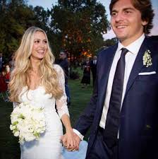 Martina stella racconta a vanity fair la sua verità su lapo elkann, che dieci mesi fa rischiò la vita per un'overdose di droga. Martina Stella Mai Stata Cosi Felice E Ora Un Altro Figlio Giornale Di Sicilia