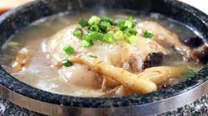 The noodle tastes like mie ayam kampung. Resep Menjajal Hangat Sup Ayam Ginseng Korea