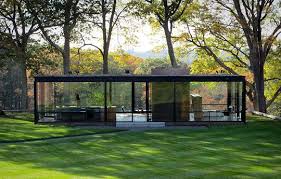 Ok Not To Be Creepy But Theres Not Exactly A Lot Of Privacy In This House Philip Johnson Glass House Glass House Modern Architecture