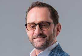 Kurt Straub's Instagram, Twitter & Facebook