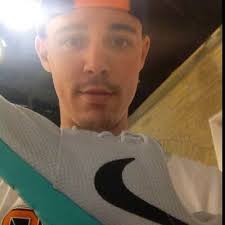 Rocky Powell (@r0ckd0g33)