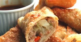 De Toutes Les Recettes De Egg Rolls Maison Que J Ai Teste Je Vous Annonce Que C Est Ma Meilleure Un Peu Plus Long A Faire Mais El Food Recipes Food And Drink