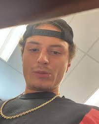 middle fingers up for 2022