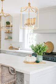 Coastal Chic Kitchen Design Interior Design Kitchen Luxury Kitchen Design Kitchen Island Decor