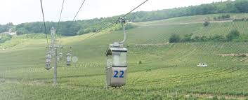 Bis 23.12 wegen umbau erst wieder zum rüdesheimer weihnachtsmarkt 2022 täglich von 11:00 bis 18:00 h (samstag und sonntag beim „silent ride bis 19.00h) in weihnachtsstimmung gondeln Seilbahn