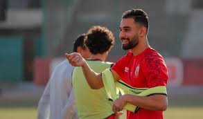 كشف تامر النحاس وكيل أعمال عمرو السولية لاعب وسط الفريق الأول لكرة القدم بالنادي الأهلي آخر مستجدات ملف التجديد للاعب في القلعة الحمراء، موضحًا أنه لم يتم فتح الملف ختى الآن بسبب الضغط الكبير الذي يعيشه الفريق في ظل منافسته على عدد من البطولات. Ø¹Ù…Ø±Ùˆ Ø§Ù„Ø³ÙˆÙ„ÙŠØ© Ù†Ø¬Ù… Ø§Ù„Ù…ÙˆØ³Ù… Ø¨Ù„Ø§ Ù…Ù†Ø§Ø²Ø¹ Ù„Ù…Ø§Ø°Ø§ ØªÙˆÙˆÙˆÙÙ‡ ØµØ­ÙŠÙØ© Ø±ÙŠØ§Ø¶ÙŠØ© Ø¥Ù„ÙƒØªØ±ÙˆÙ†ÙŠØ©
