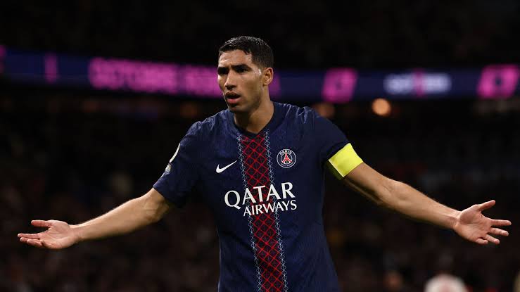 Mercato PSG : le remplaçant d'Achraf Hakimi trouvé en Colombie | Goal.com  Français