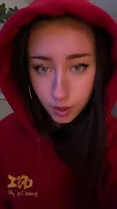 Elena Keyes's Instagram, Twitter & Facebook