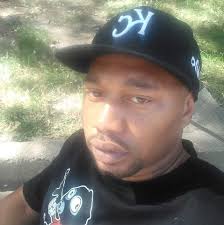 What's the best moss for terrariums that will grow and do I buy it from?