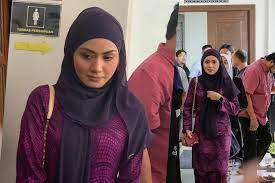 Berita pergolakan rumah tangga pelakon fizo omar dan isterinya, mawar abdul karim terus mendapat perhatian warganet. Video Bila Ditanya Sama Ada Wujud Peluang Kedua Ini Jawapan Bekas Isteri Fizo Omar Mawar Karim Media Hiburan