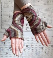 Knitting And So On Fingerlose Handschuhe Zoom Out Deutsch Crochet Fingerless Gloves Crochet Gloves Pattern Crochet Gloves