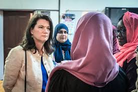 Visst har det gått att prata över telefon, men det är inte samma sak. Ann Linde Pa Hemlig Resa Rakt In I Jemens Krishard Svd