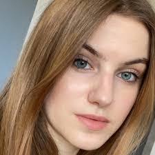 Elisa Myers's Instagram, Twitter & Facebook