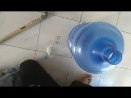 Sebelum membuka kran air yang sudah rusak, sebaiknya matikan pipa air terlebih dulu. Cara Memasang Kran Galon Youtube